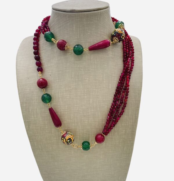 Collana in pietre dure di Caltagirone
